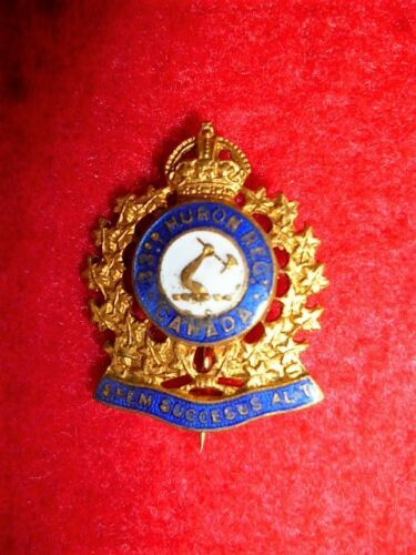 MM121 - 33rd Huron Regiment Officer's Collar Badge, Gaunt London Maker